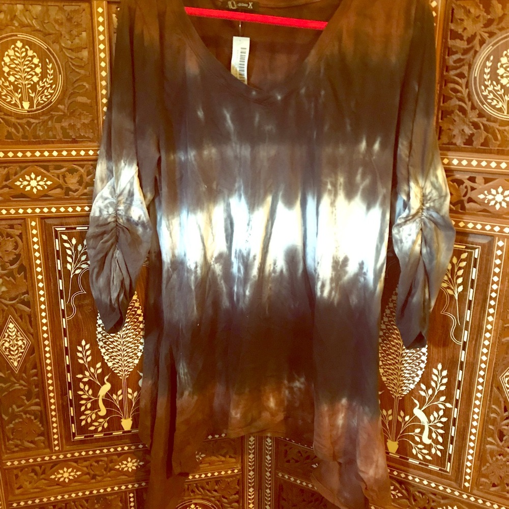 🌟 Sale! Urban X Brown & black tie-dye shark bite top